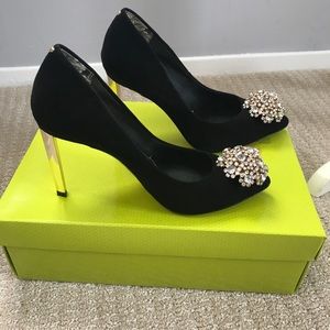 Ted Baker Womens Peetch Suede Heeled Shoes, Black